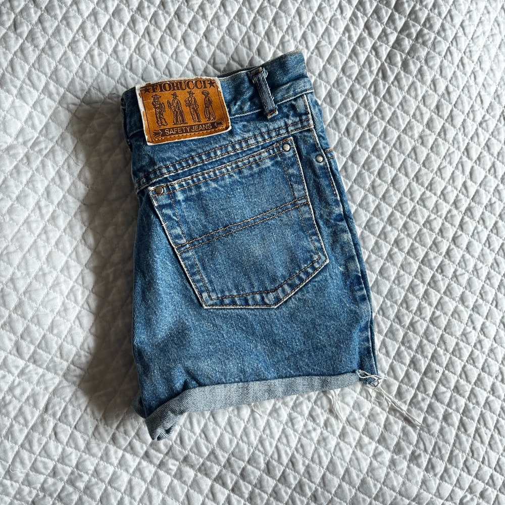 Vintage cutoff high waist denim shorts